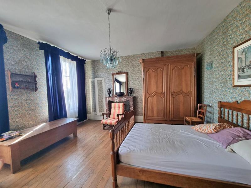 Maison - 310 m² - 10 pièces