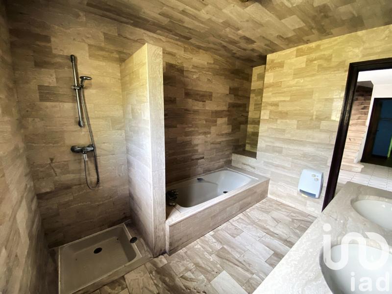 Maison - 216 m² - 7 pièces