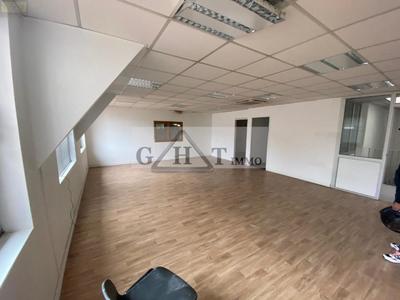 Local commercial - 273 m²
