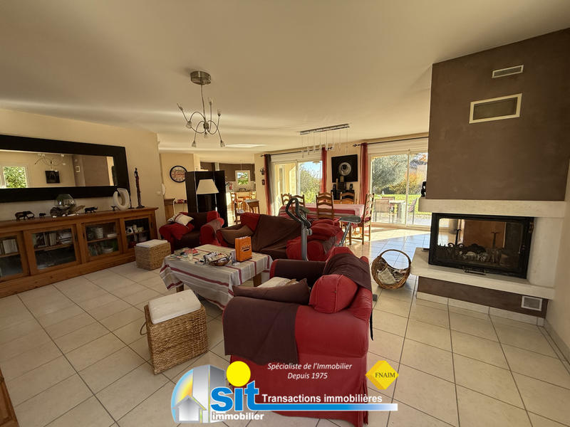 Maison - 163 m² - 7 pièces