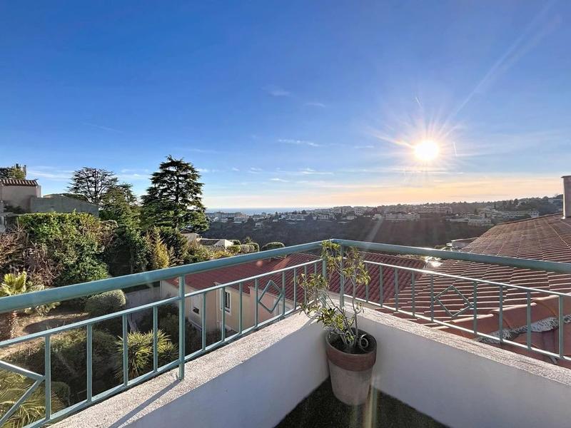 Appartement - 79 m² - 3 pièces