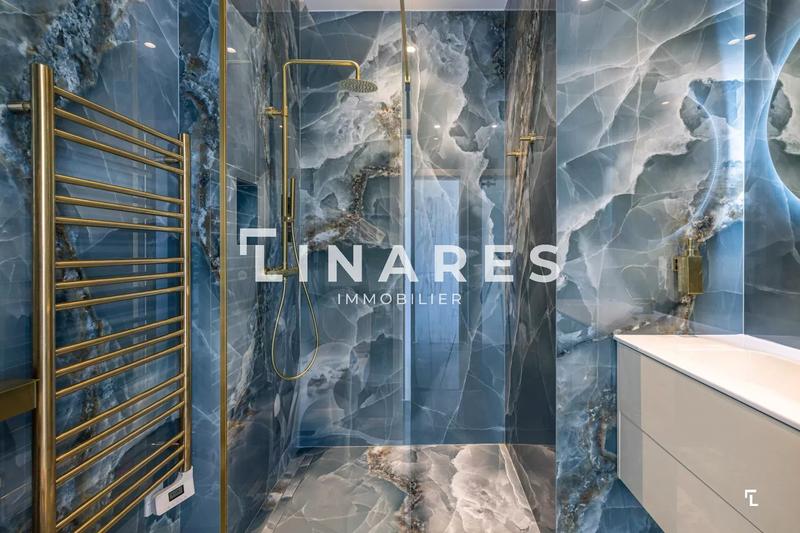 Villa - 300 m² - 9 pièces