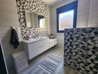 Maison traditionnelle - 180 m² - 5 pièces