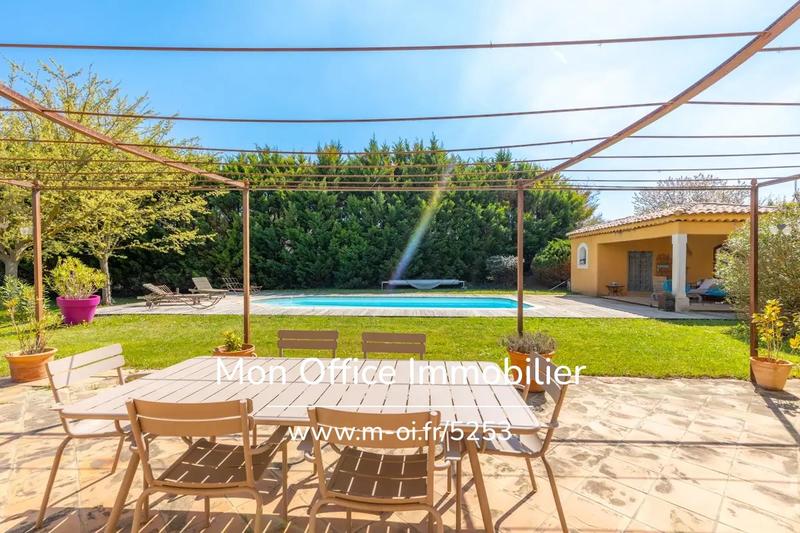 Villa - 240 m² - 6 pièces