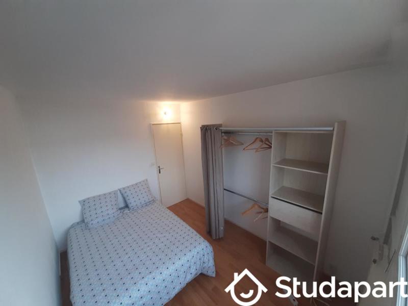 Chambre - 12 m² - 1 pièce