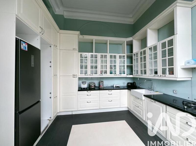 Château - 413 m² - 11 pièces