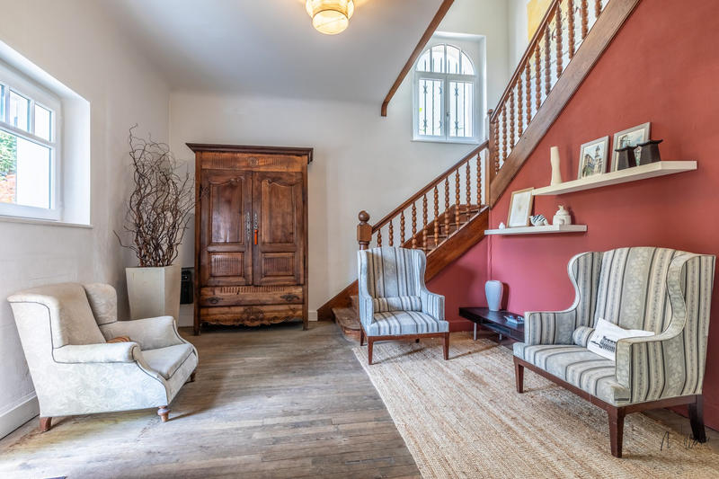 Maison - 289 m² - 10 pièces