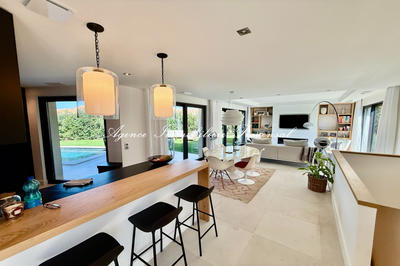 Appartement - 170 m² - 4 pièces