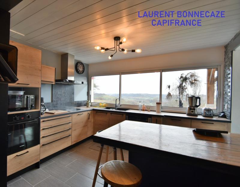 Maison - 199 m² - 7 pièces