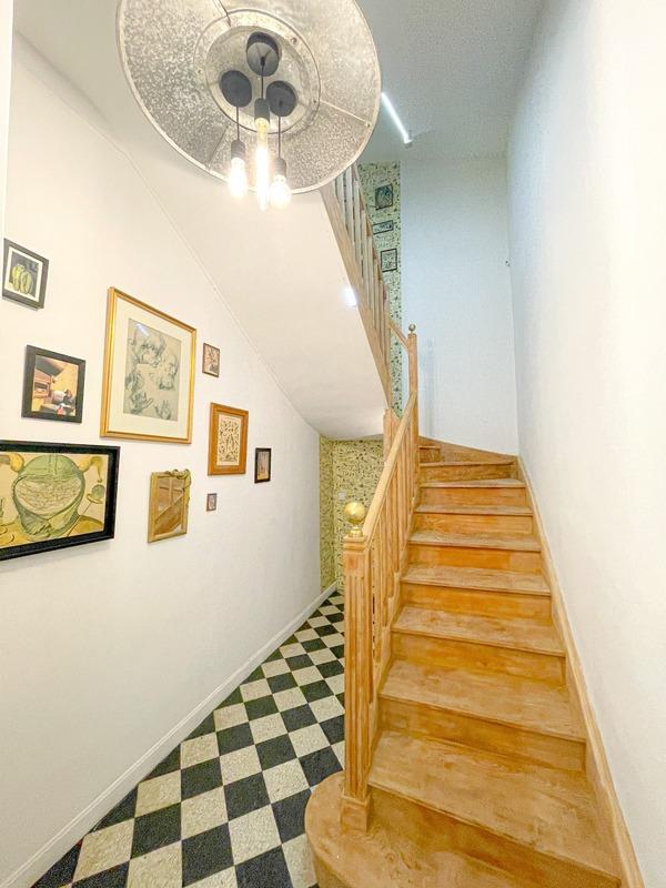 Maison - 228 m² - 7 pièces