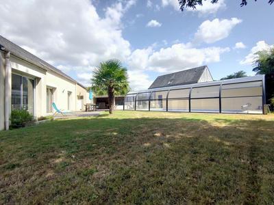 Maison - 216 m² - 10 pièces