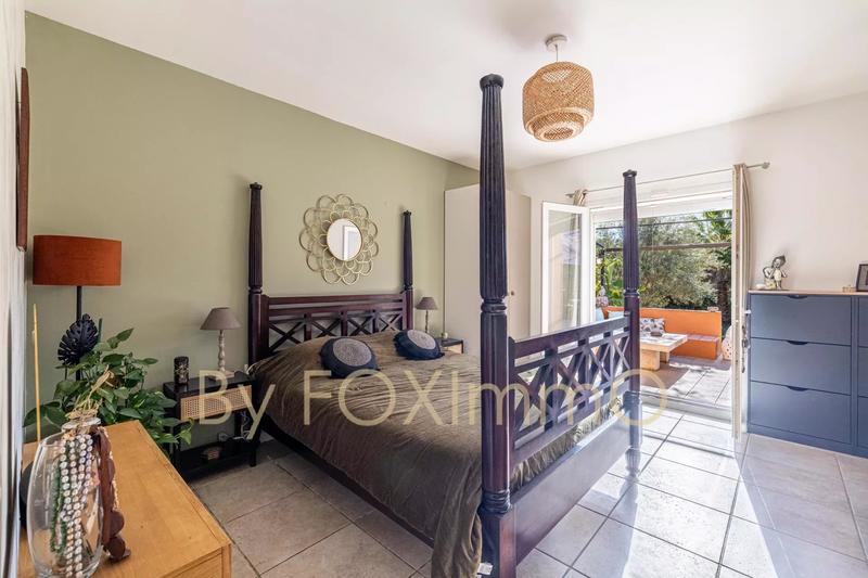 Maison - 330 m² - 9 pièces