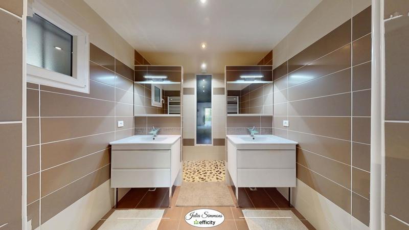 Villa - 227 m² - 8 pièces