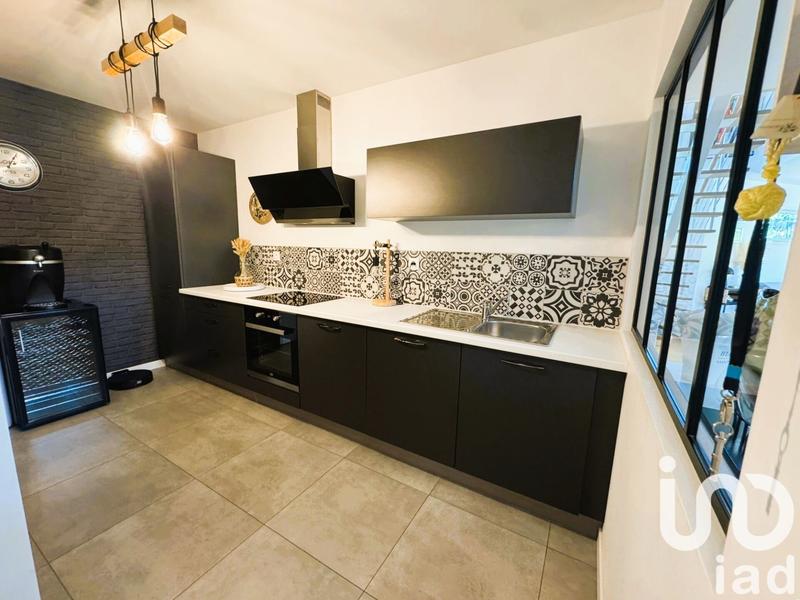 Maison - 200 m² - 8 pièces