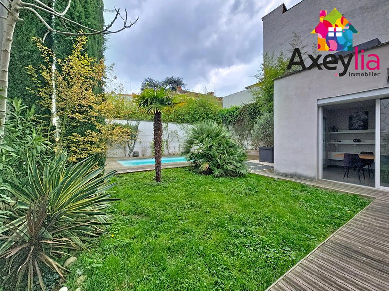 Maison - 207 m² - 6 pièces