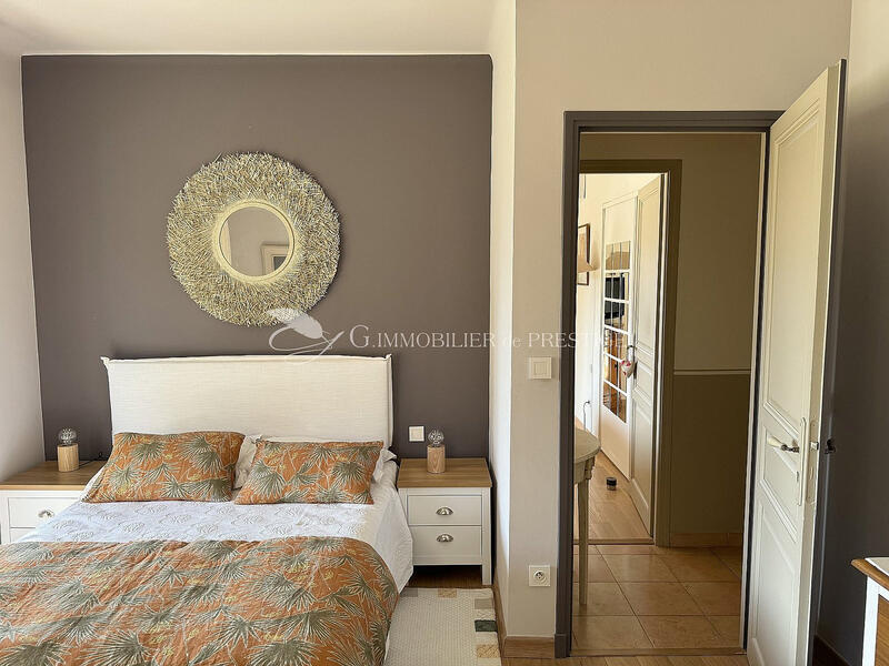 Villa - 250 m² - 6 pièces