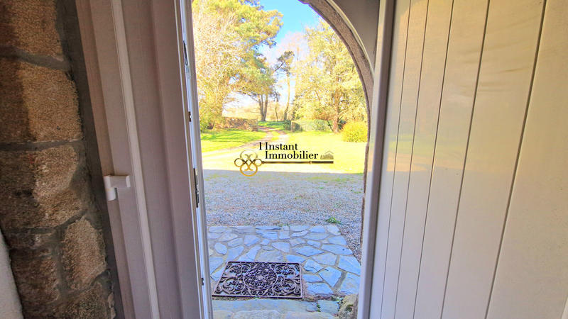 Demeure - 256 m² - 13 pièces