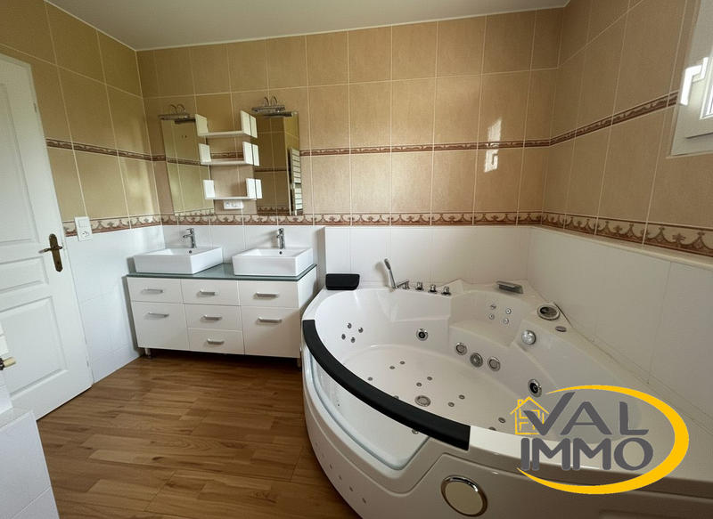 Maison - 142 m² - 5 pièces