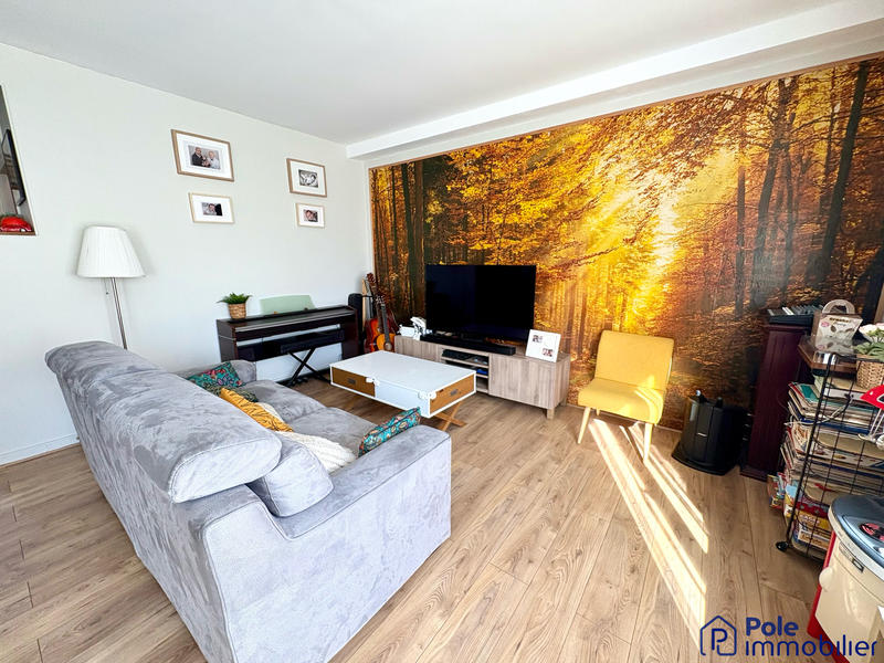 Appartement - 101 m² - 5 pièces