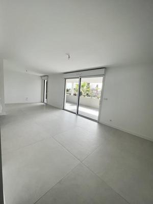 Appartement - 97 m² - 3 pièces