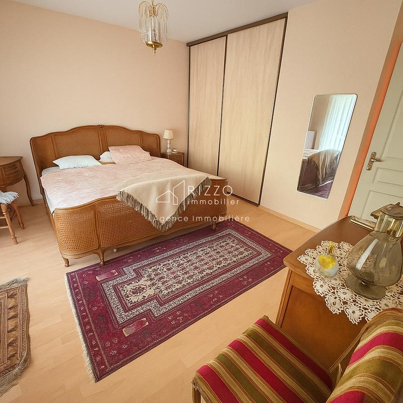 Appartement - 143 m² - 4 pièces