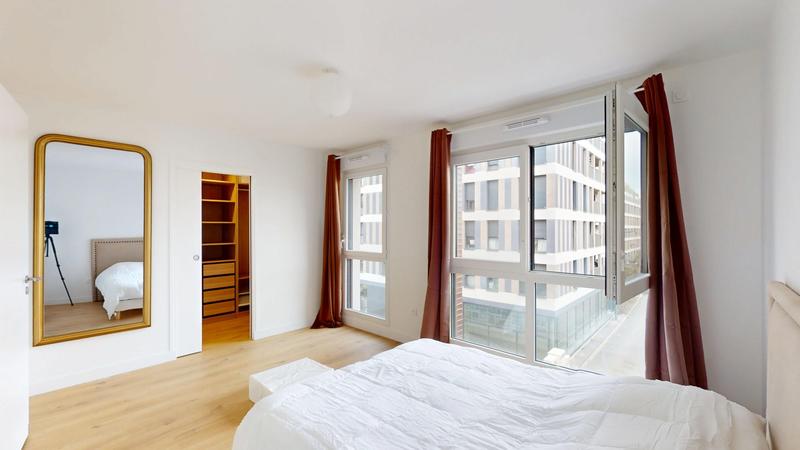 Appartement - 99 m² - 4 pièces