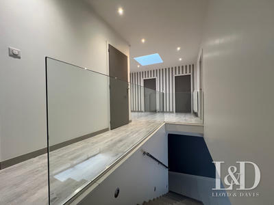 Maison - 185 m² - 5 pièces