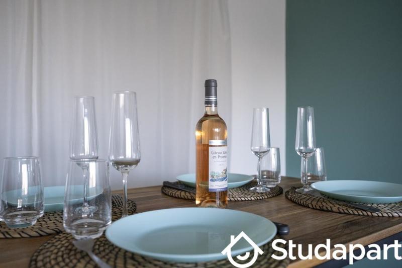 Chambre - 13 m² - 1 pièce