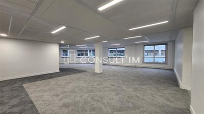 Bureau - 551 m²
