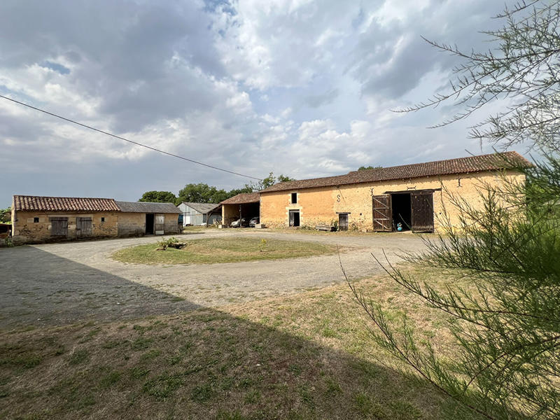 Maison - 185 m² - 9 pièces