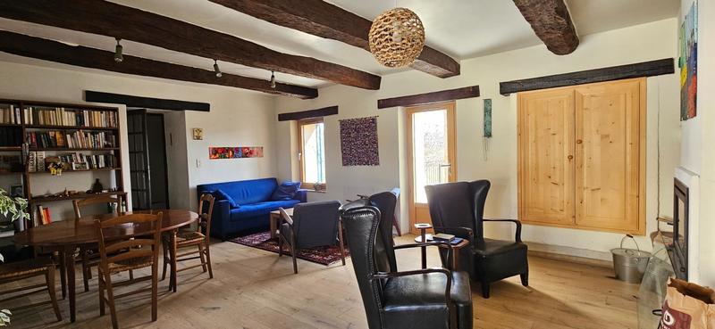 Maison - 220 m² - 8 pièces