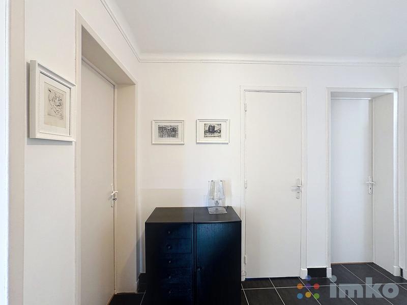 Maison - 256 m² - 8 pièces