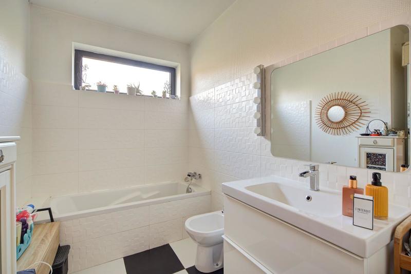 Maison - 186 m² - 6 pièces