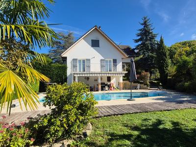 Maison - 141 m² - 5 pièces
