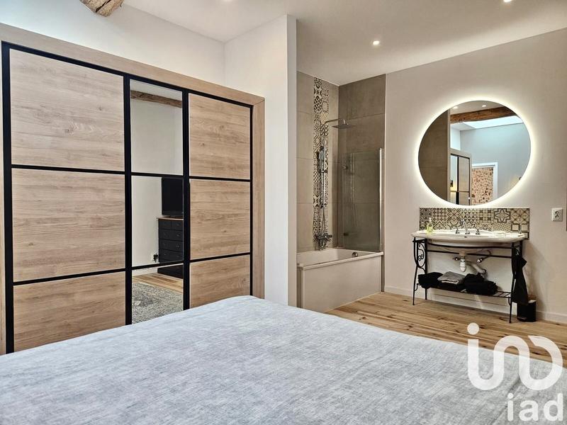 Maison de village - 250 m² - 11 pièces