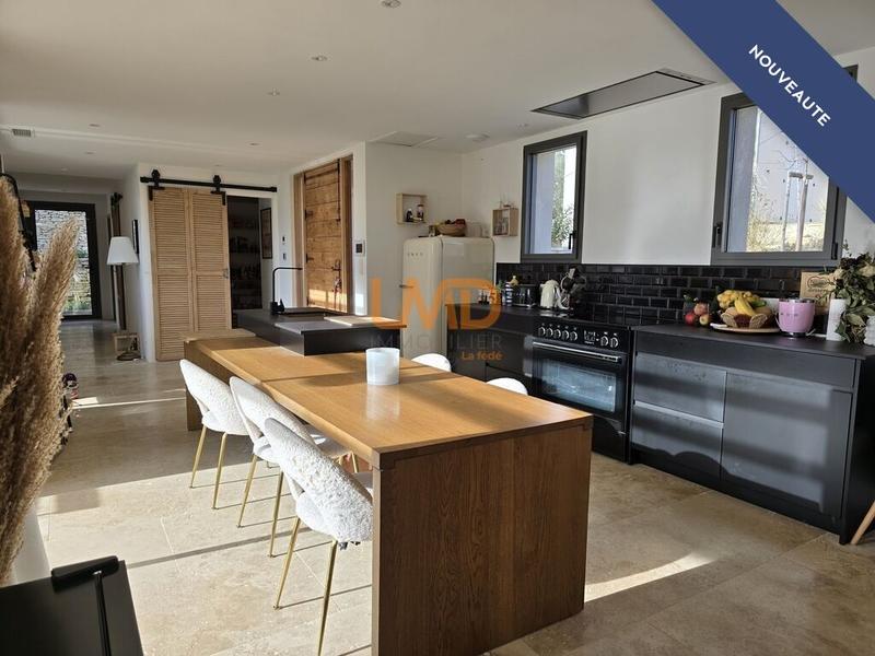 Maison - 181 m² - 7 pièces