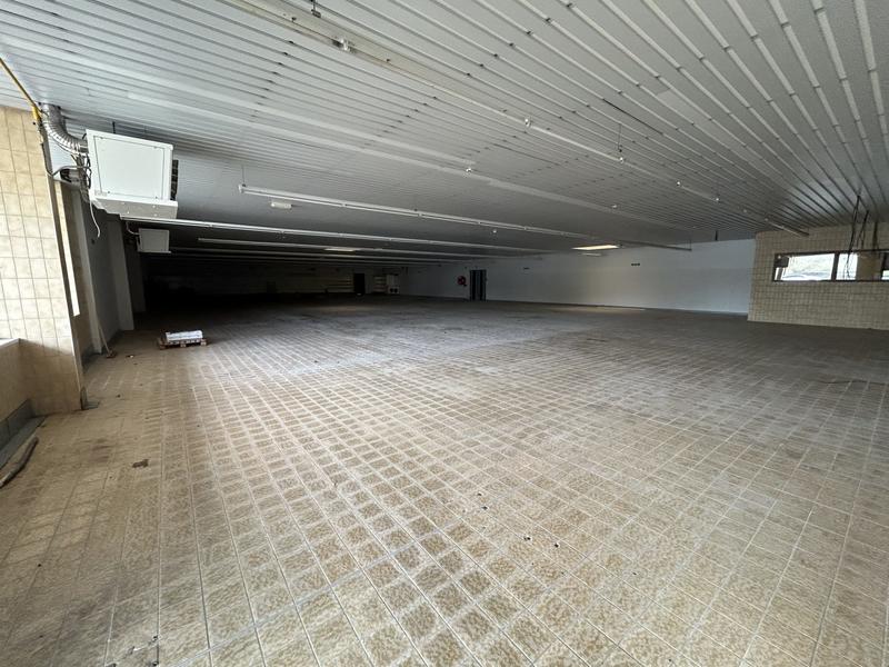 Local commercial - 1 000 m²