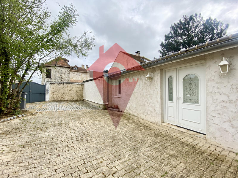 Maison - 184 m² - 6 pièces