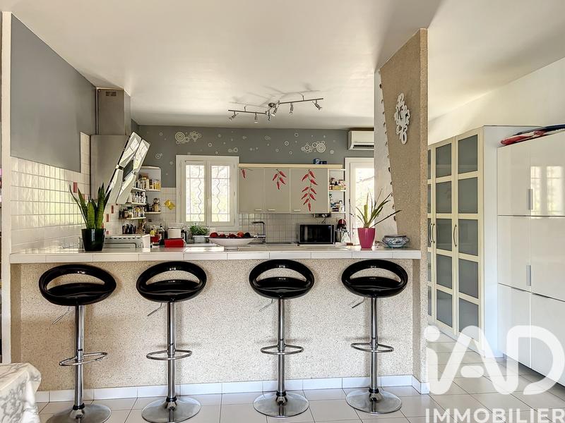 Maison - 220 m² - 7 pièces