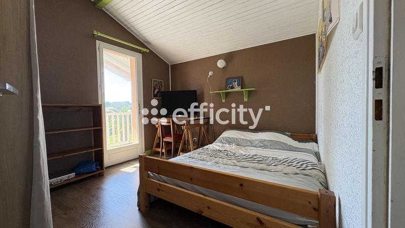 Maison - 170 m² - 5 pièces