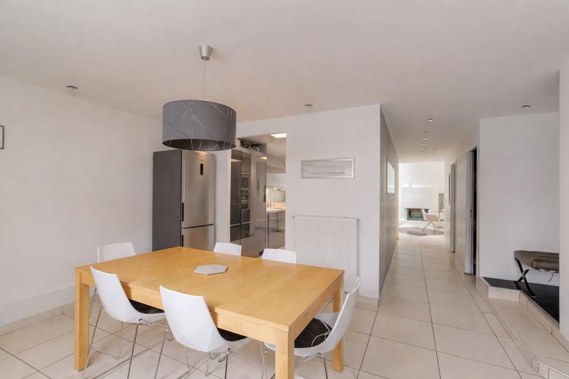 Maison - 246 m² - 7 pièces