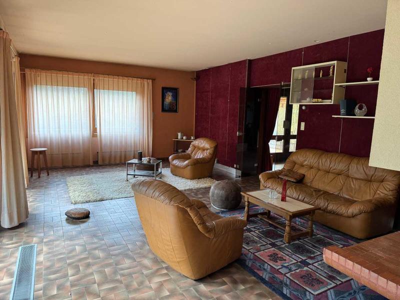 Maison - 272 m² - 11 pièces