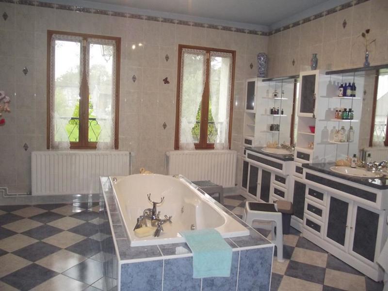 Maison - 268 m² - 8 pièces