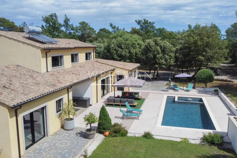 Villa - 257 m² - 6 pièces
