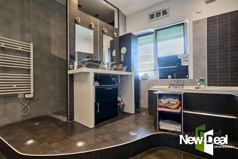 Maison bourgeoise - 391 m² - 9 pièces