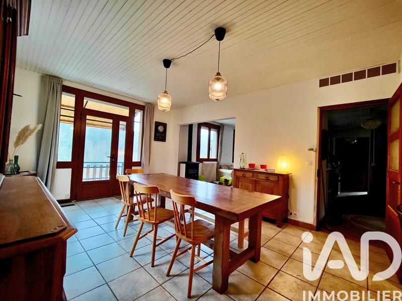 Maison - 231 m² - 11 pièces