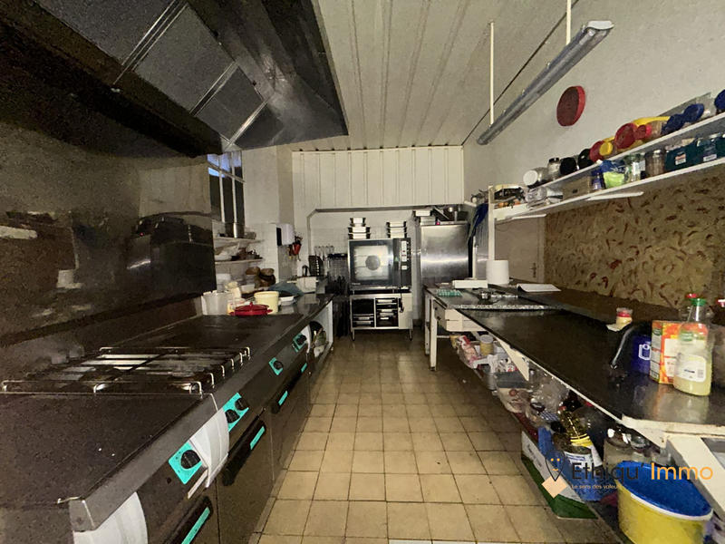 Maison - 700 m² - 17 pièces