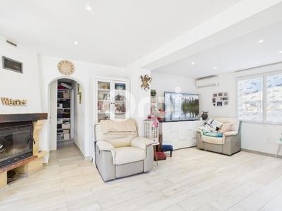 Maison - 94 m² - 4 pièces