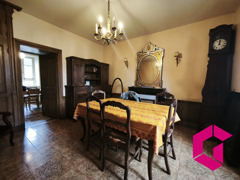 Maison - 164 m² - 8 pièces