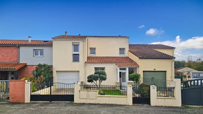 Maison - 93 m² - 5 pièces